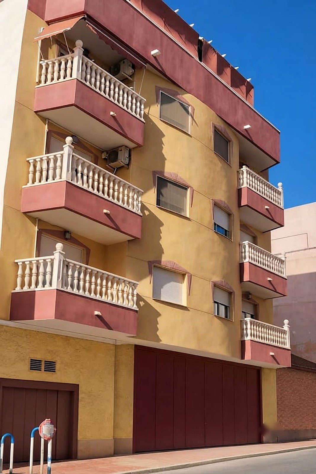 Fachada del edificio de 10 viviendas en Torrevieja